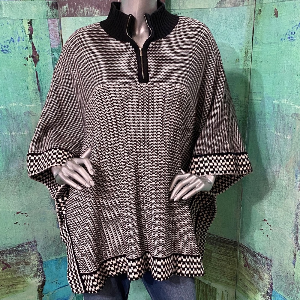 Liz Claiborne Monochrome Knit Poncho